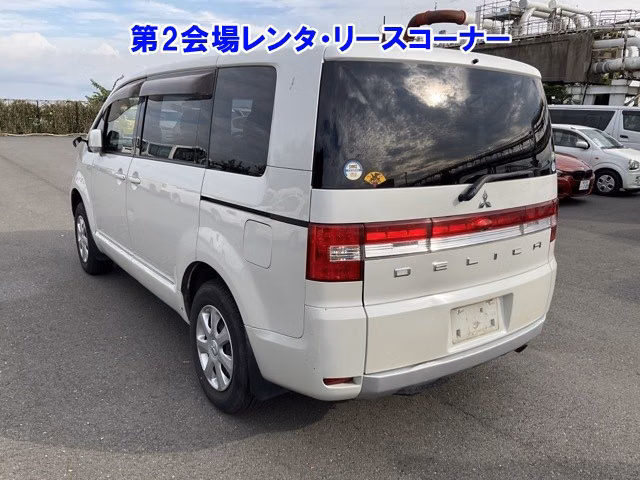 MITSUBISHI DELICA D:5