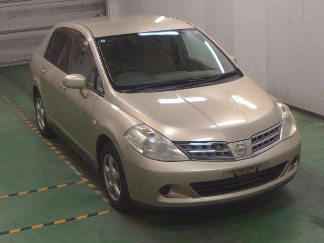 NISSAN TIIDA LATIO