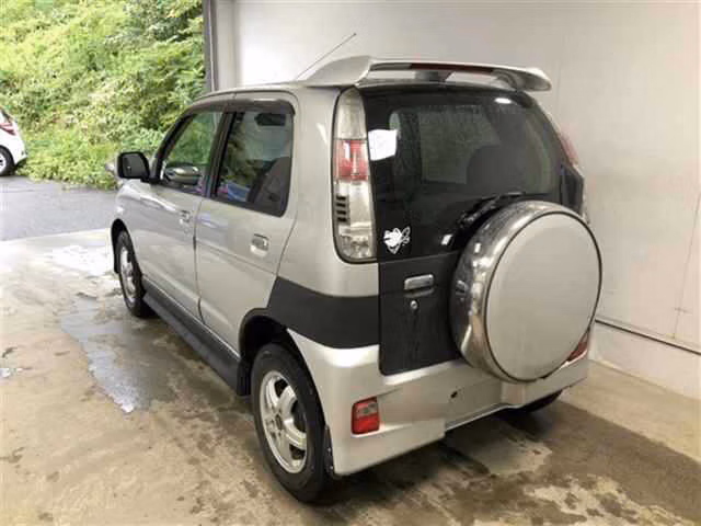 DAIHATSU TERIOS KID