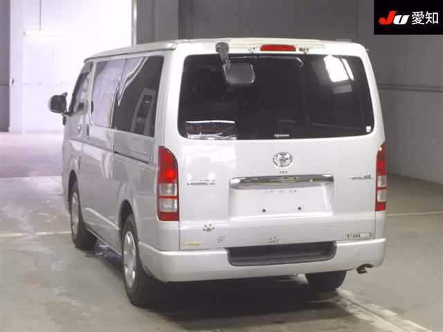 TOYOTA REGIUS ACE