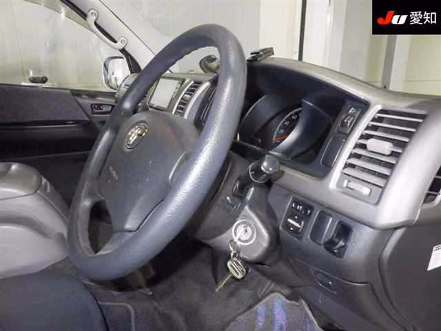 TOYOTA REGIUS ACE