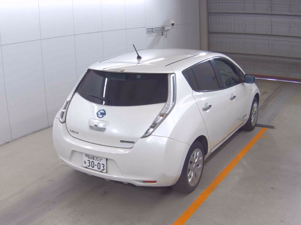 NISSAN LEAF