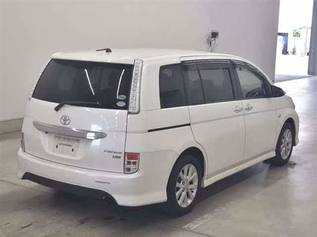 TOYOTA ISIS