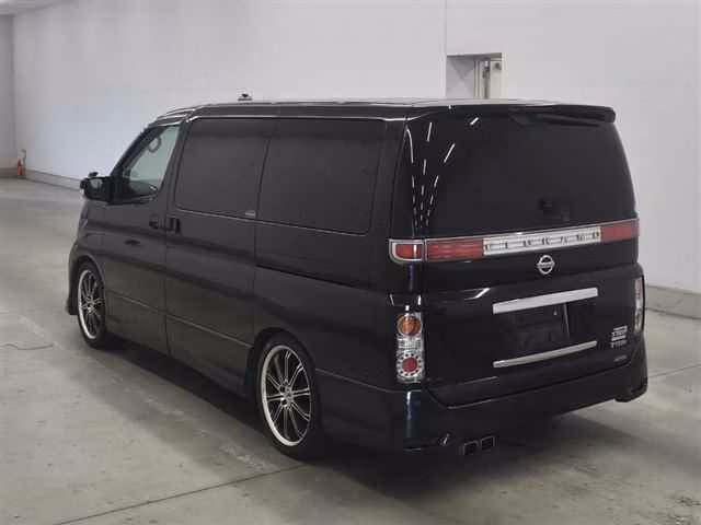 NISSAN ELGRAND