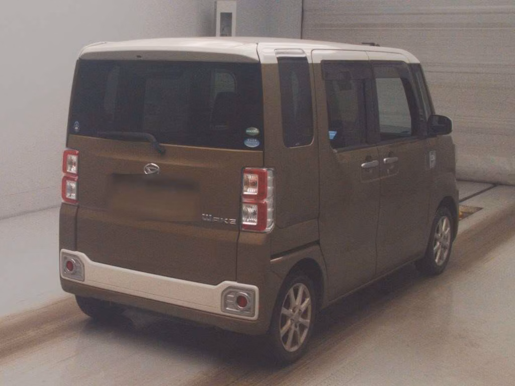 DAIHATSU WAKE