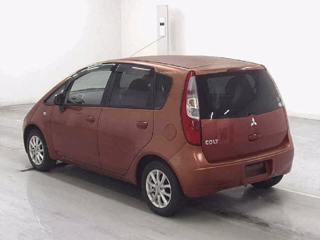 MITSUBISHI COLT