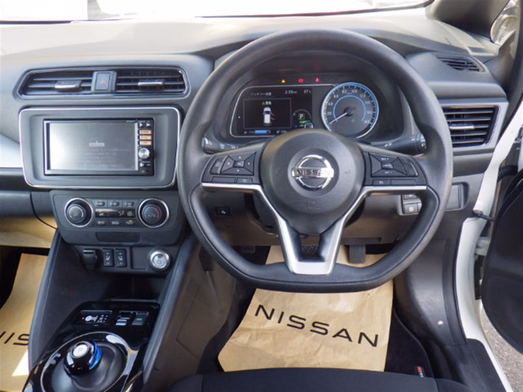 NISSAN LEAF