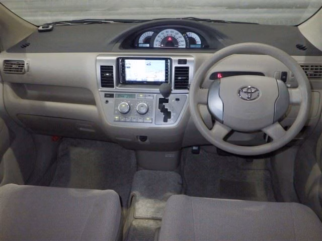 TOYOTA RAUM