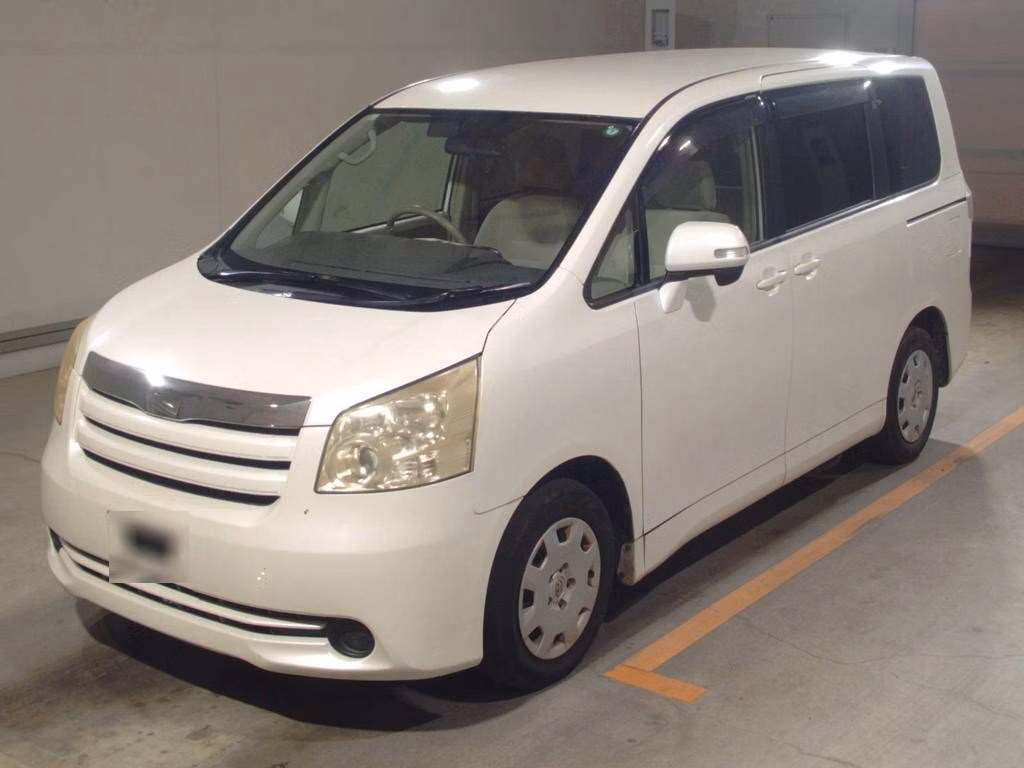 TOYOTA NOAH