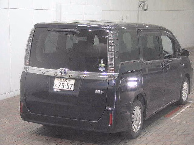 TOYOTA VOXY