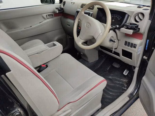DAIHATSU MOVE CONTE