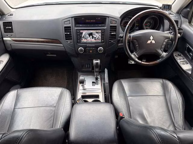 MITSUBISHI PAJERO