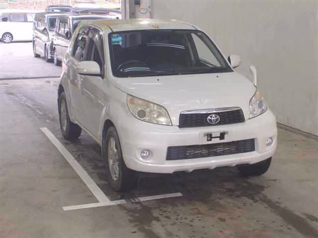 TOYOTA RUSH