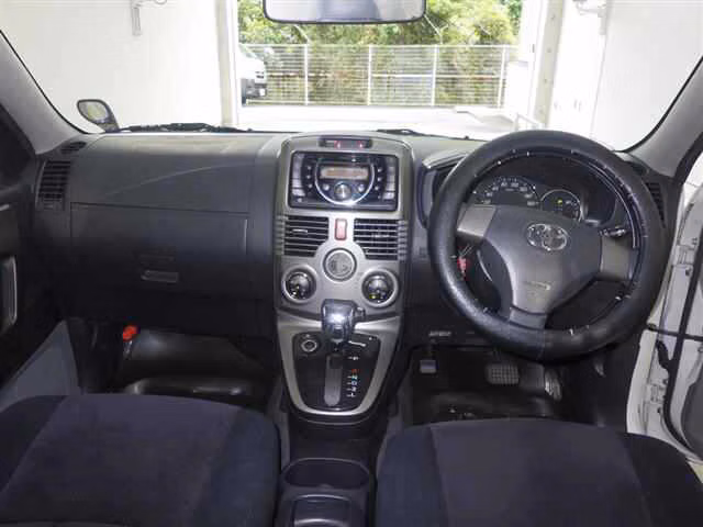 TOYOTA RUSH