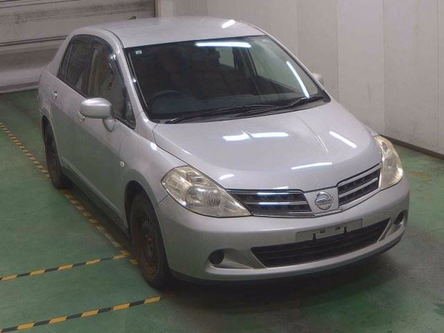 NISSAN TIIDA LATIO