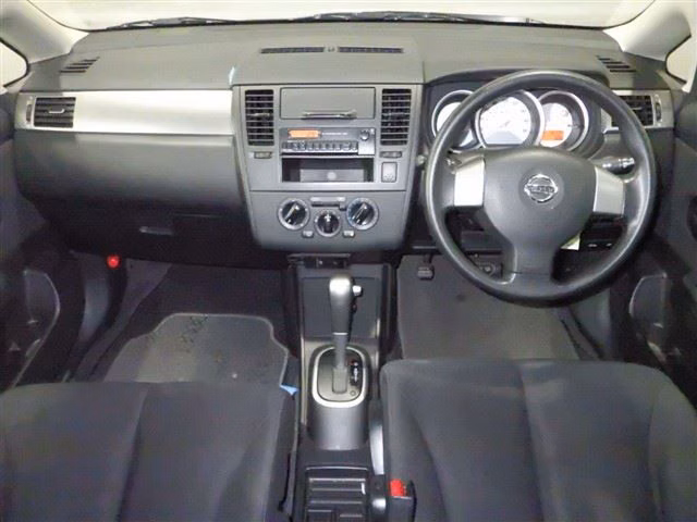 NISSAN TIIDA LATIO