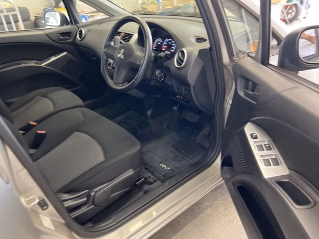 MITSUBISHI COLT PLUS
