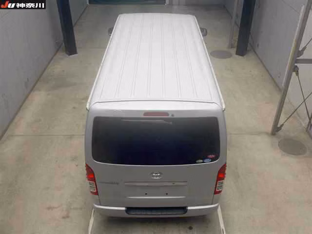 TOYOTA REGIUS ACE