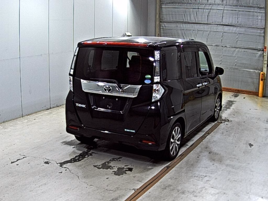 TOYOTA TANK