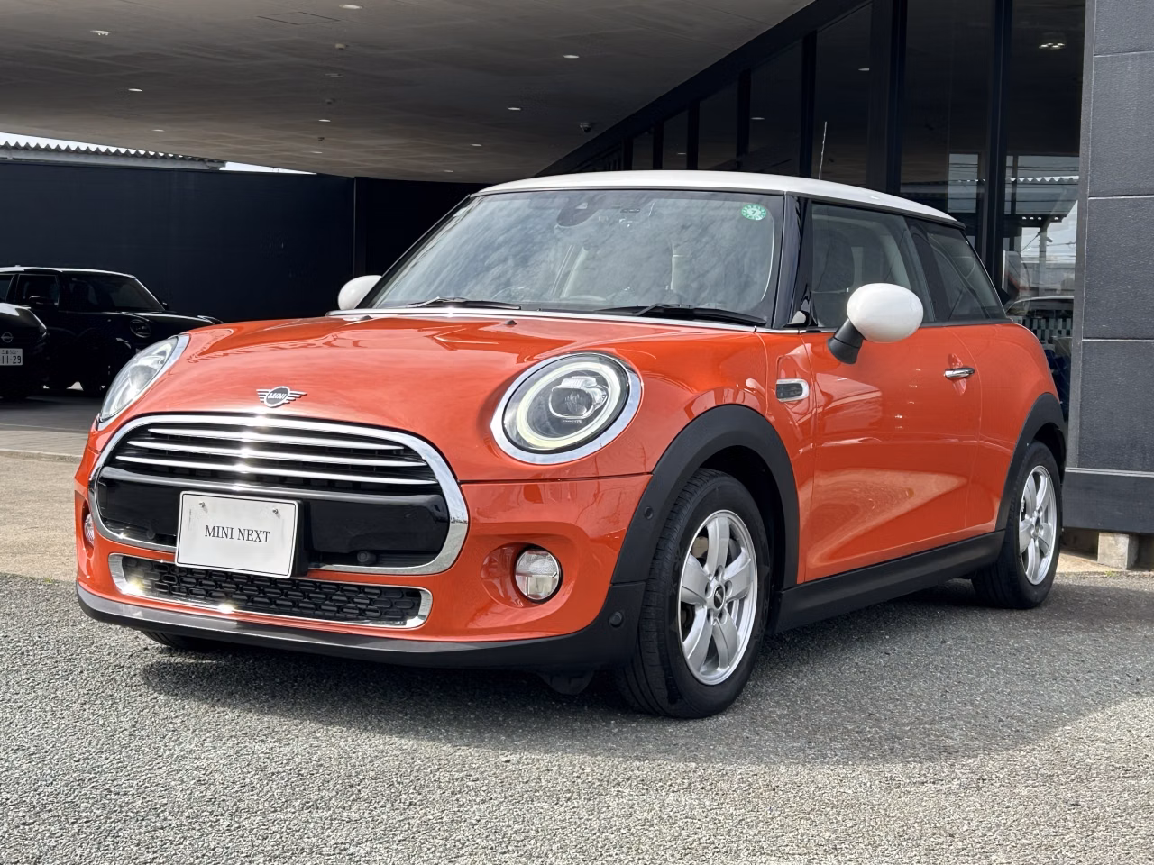 MINI HATCH