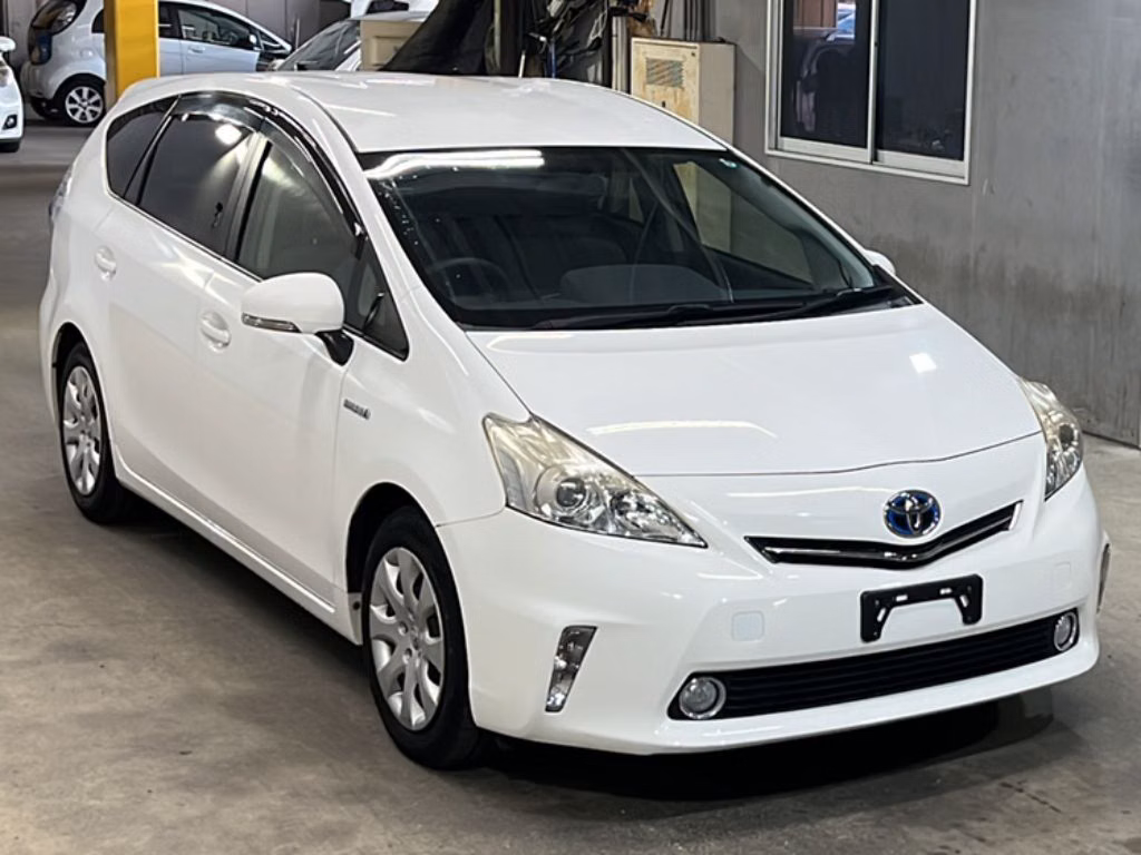 TOYOTA PRIUS ALPHA
