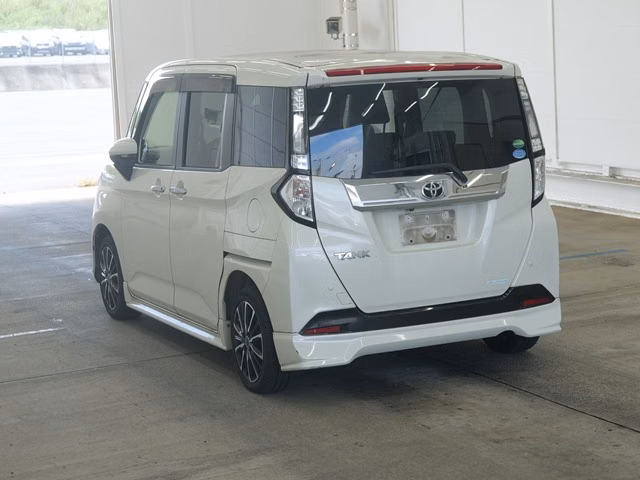 TOYOTA TANK