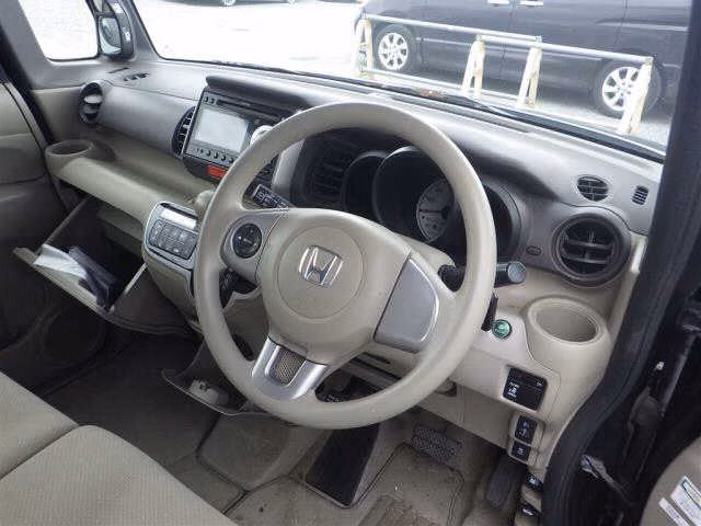 HONDA N-BOX