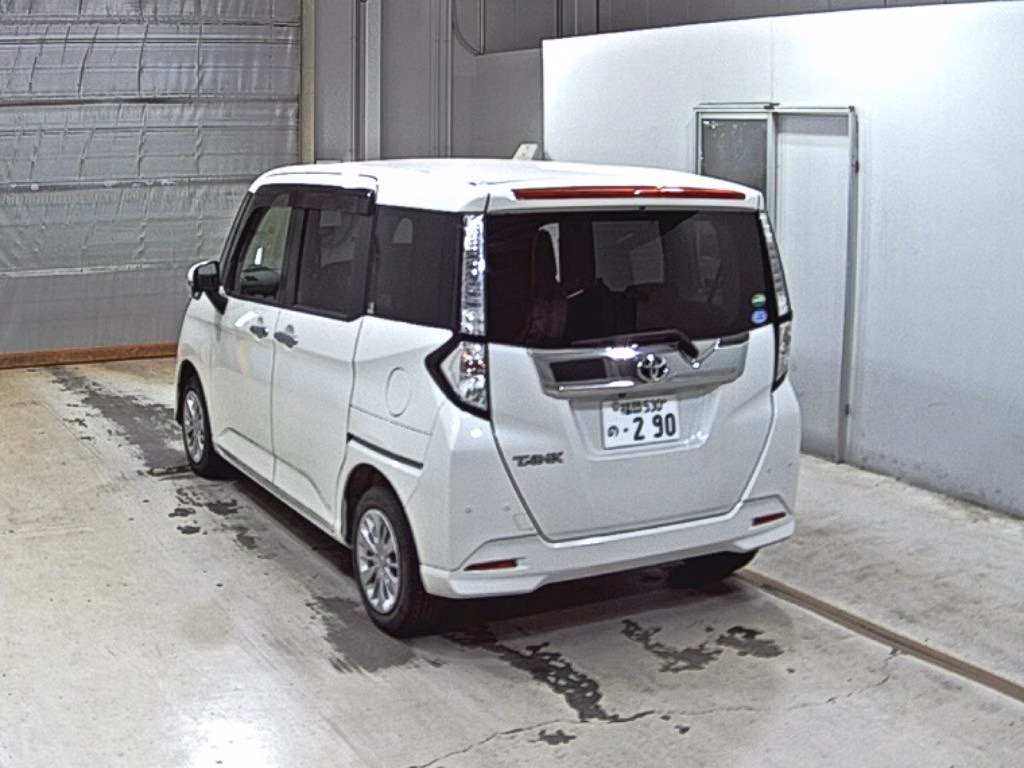 TOYOTA TANK