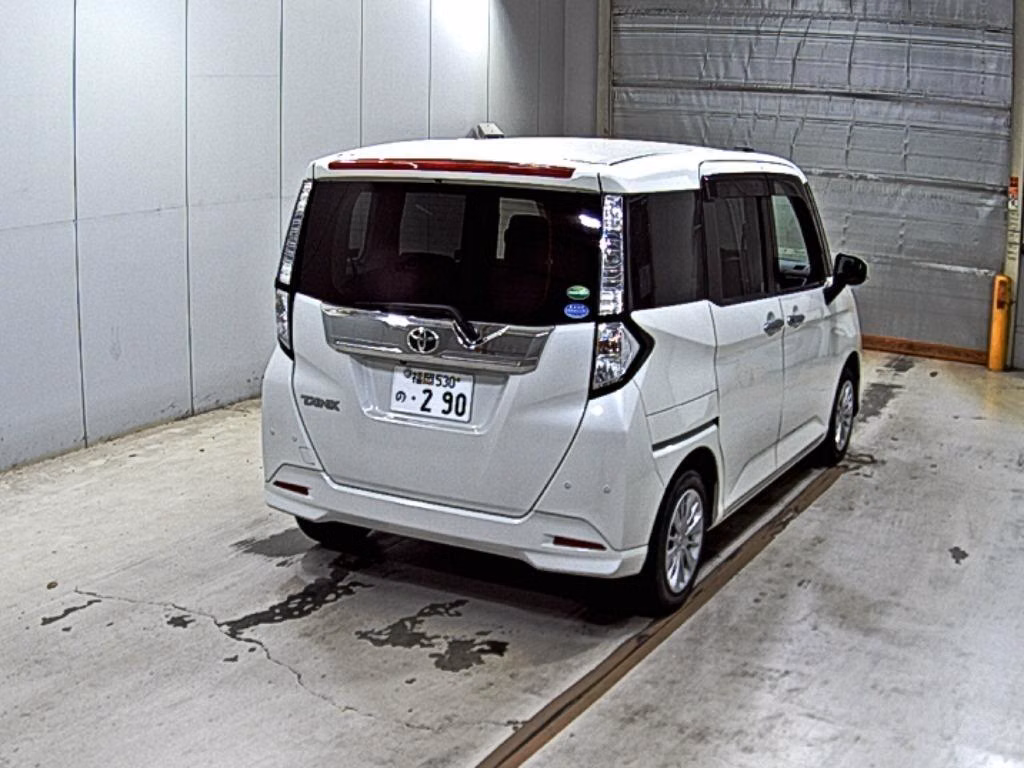 TOYOTA TANK