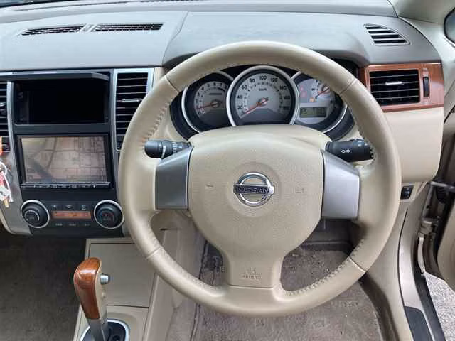NISSAN TIIDA LATIO