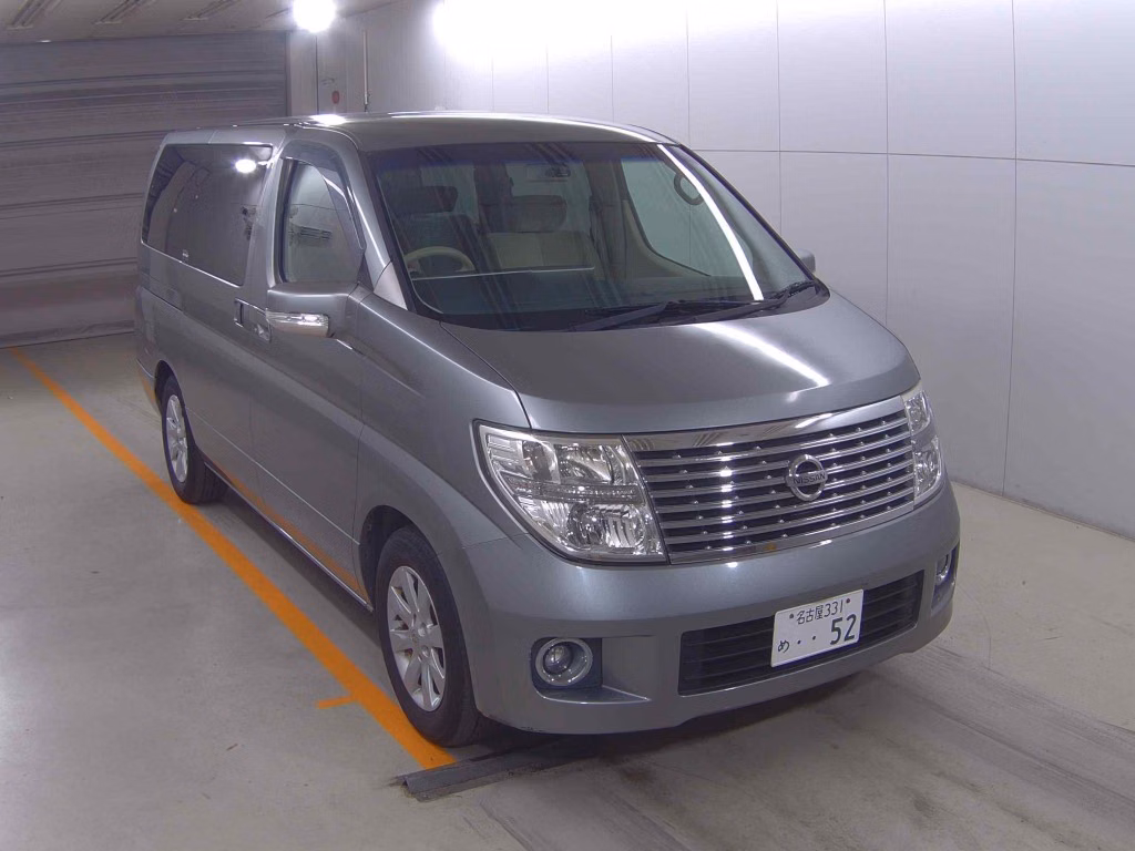 NISSAN ELGRAND