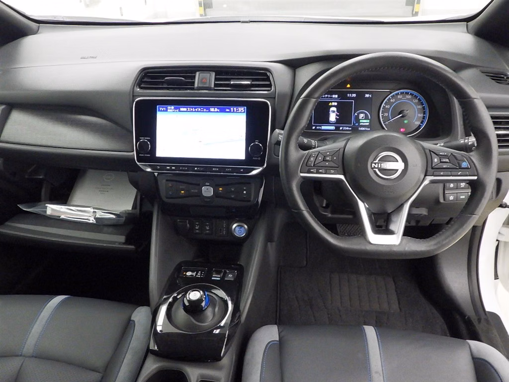 NISSAN LEAF