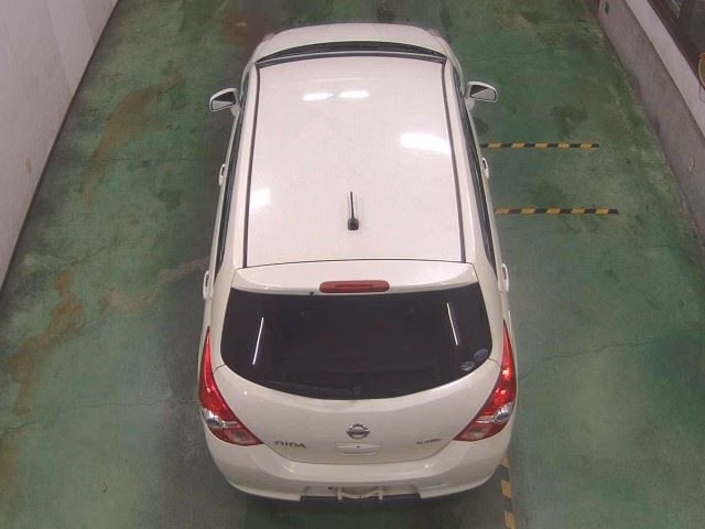 NISSAN TIIDA