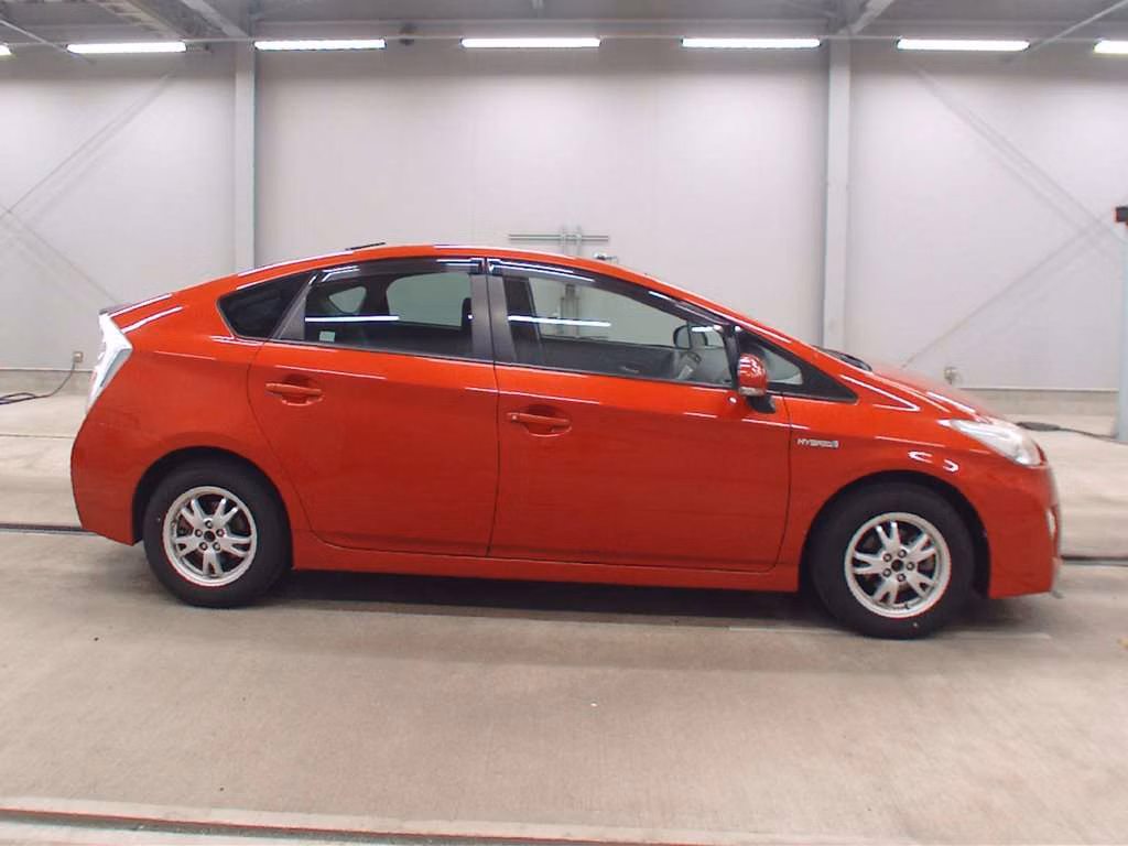 TOYOTA PRIUS