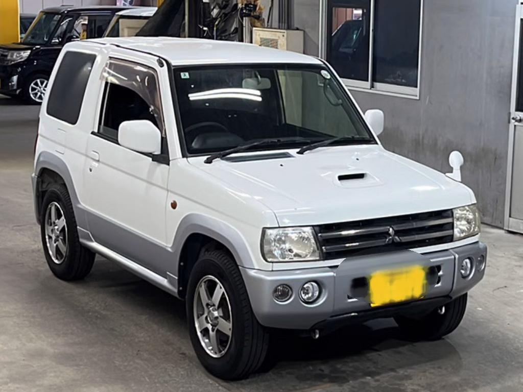 MITSUBISHI PAJERO MINI