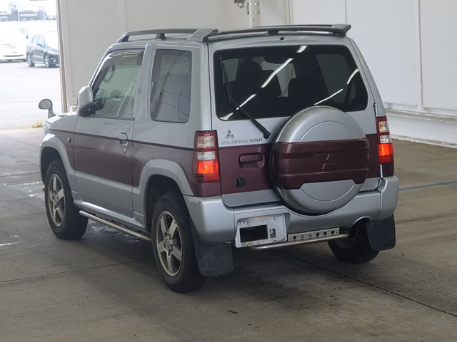 MITSUBISHI PAJERO MINI