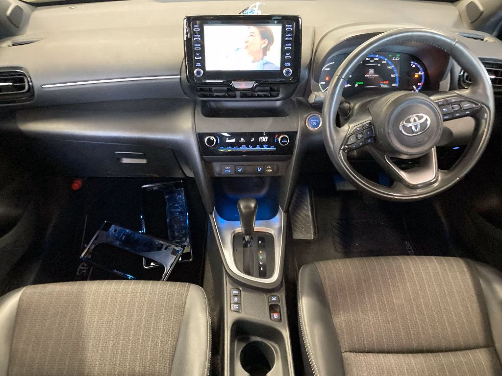 TOYOTA YARIS CROSS