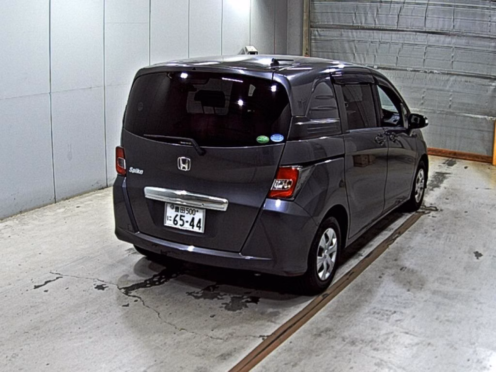HONDA FREED SPIKE