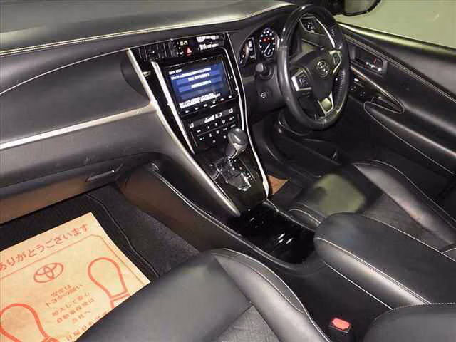 TOYOTA HARRIER