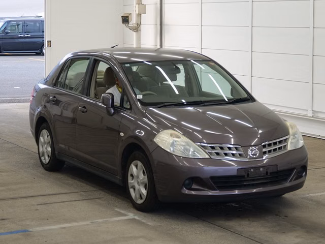 NISSAN TIIDA LATIO