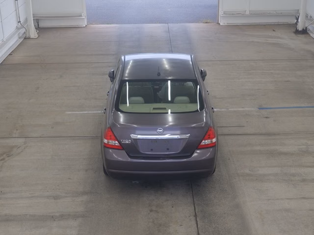 NISSAN TIIDA LATIO