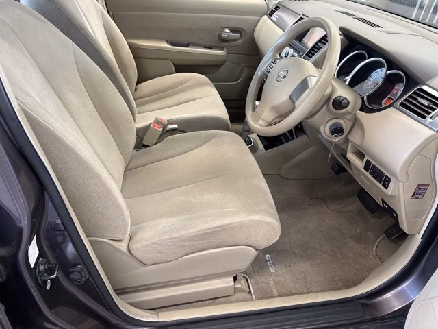NISSAN TIIDA LATIO