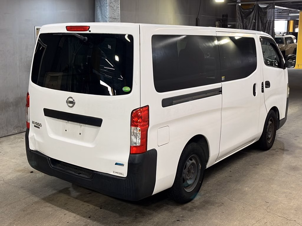 NISSAN NV350 CARAVAN