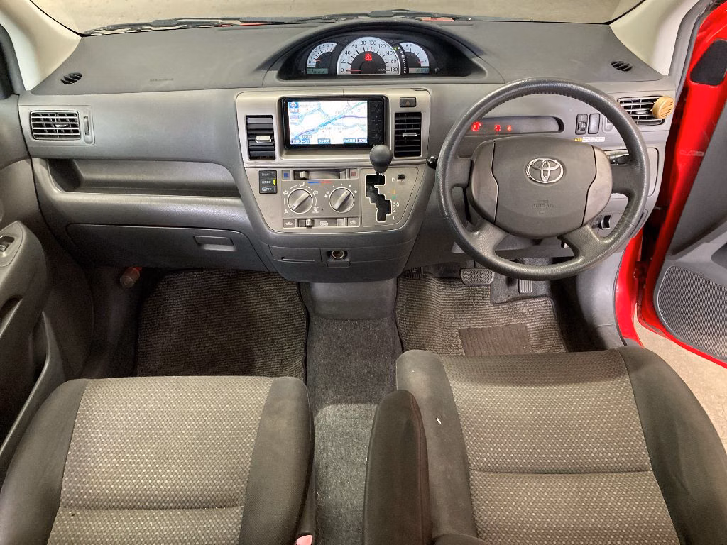 TOYOTA RAUM