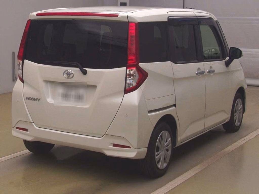 TOYOTA ROOMY