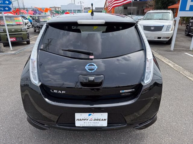 NISSAN LEAF