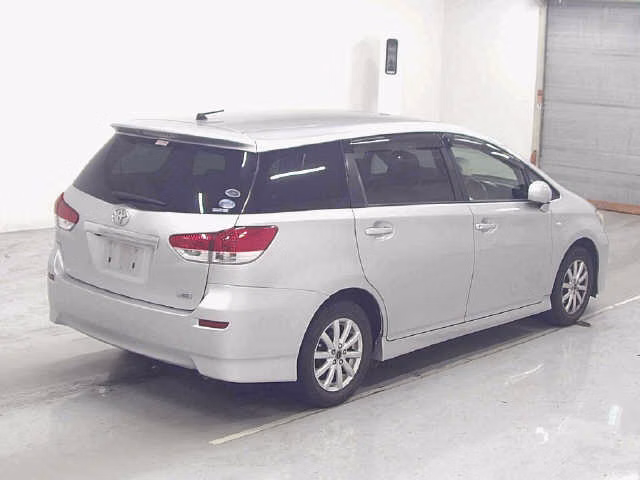 TOYOTA WISH