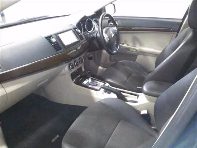 MITSUBISHI GALANT FORTIS