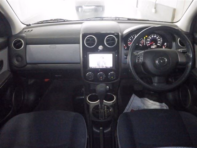 MAZDA VERISA