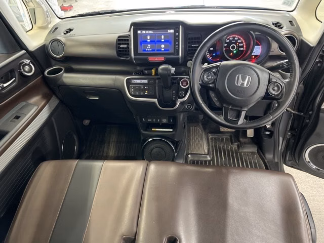 HONDA N-BOX SLASH